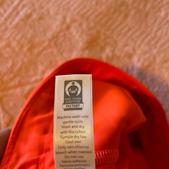 Athleta Ultimate Shorts Size L - Picture 5 of 5